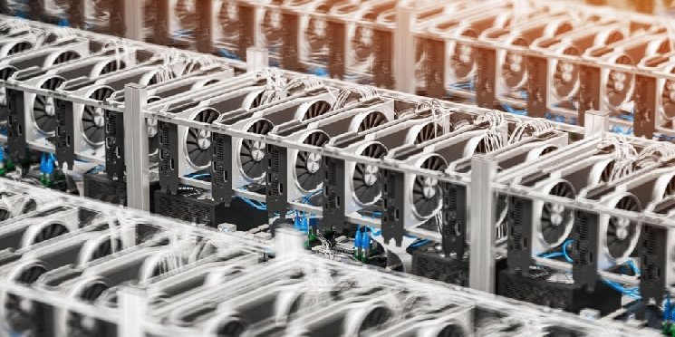 How analysts rate pivots and chip manufacturing to bitcoin miner pivots