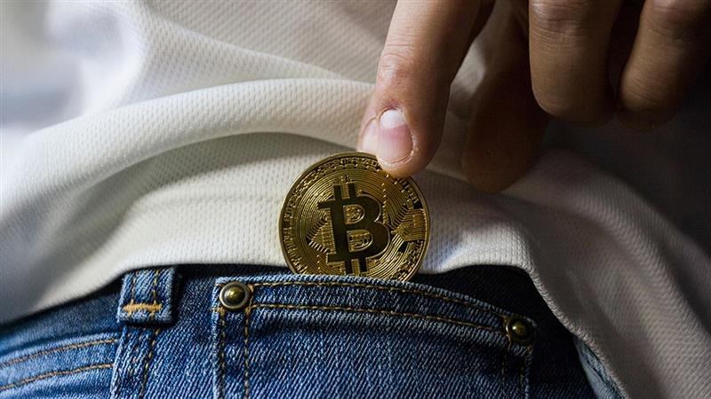 Bridge between traditional money and crypto ecosystems