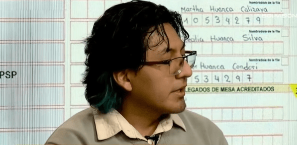 Mauro Alejandro Chirinos de Asoblockchain Bolivia habla durante una entrevista.