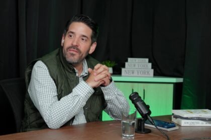 Asdrubal Oliveros proposes a ``multi-currency system'' for Venezuelan banks